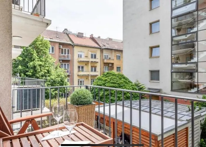 Daire Buda Gem With Parking *